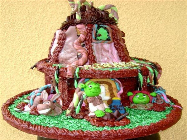 shrek swamp cake image